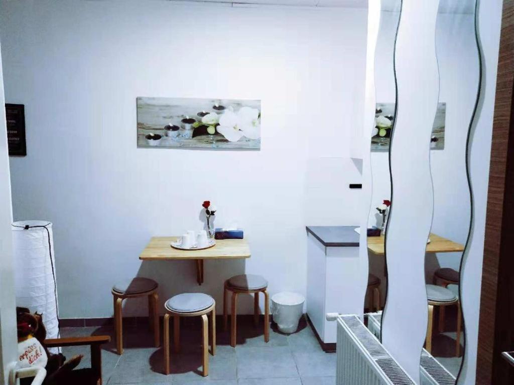 Cozy Rooms With Share The Bathroom And Kitchen Bruksela Zewnętrze zdjęcie